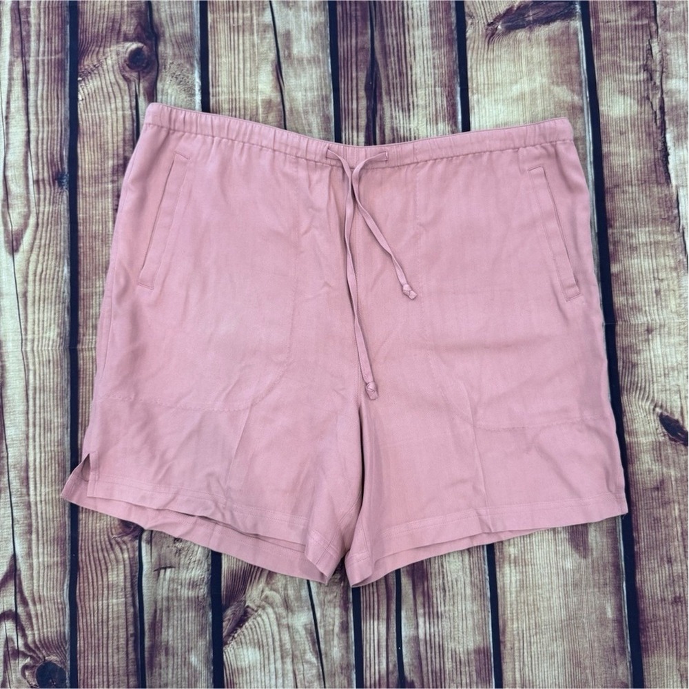 Tommy Bahama Women's Pink Silk Chino Shorts Elastic Waist Drawstring Pockets M